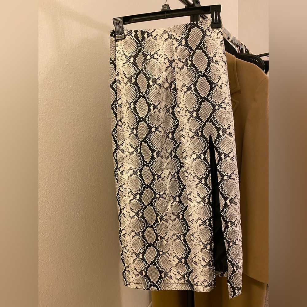 Serpentine leather skirt